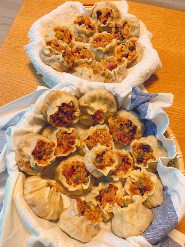 腊肠鲜肉香菇烧麦