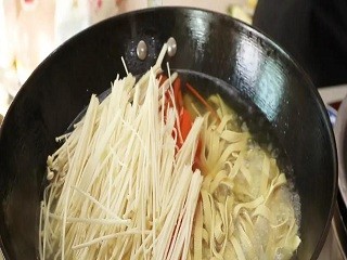凉拌三丝怎么做？
