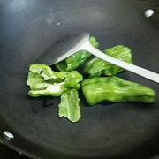 尖椒皮蛋的做法