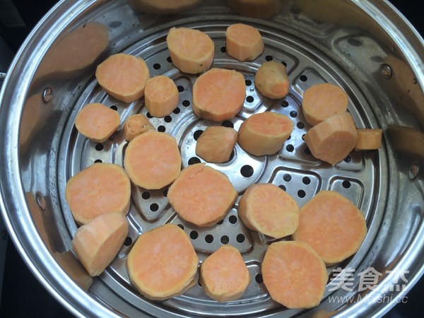 芝麻红薯卷的做法