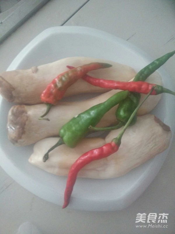熘鸡腿菇的做法