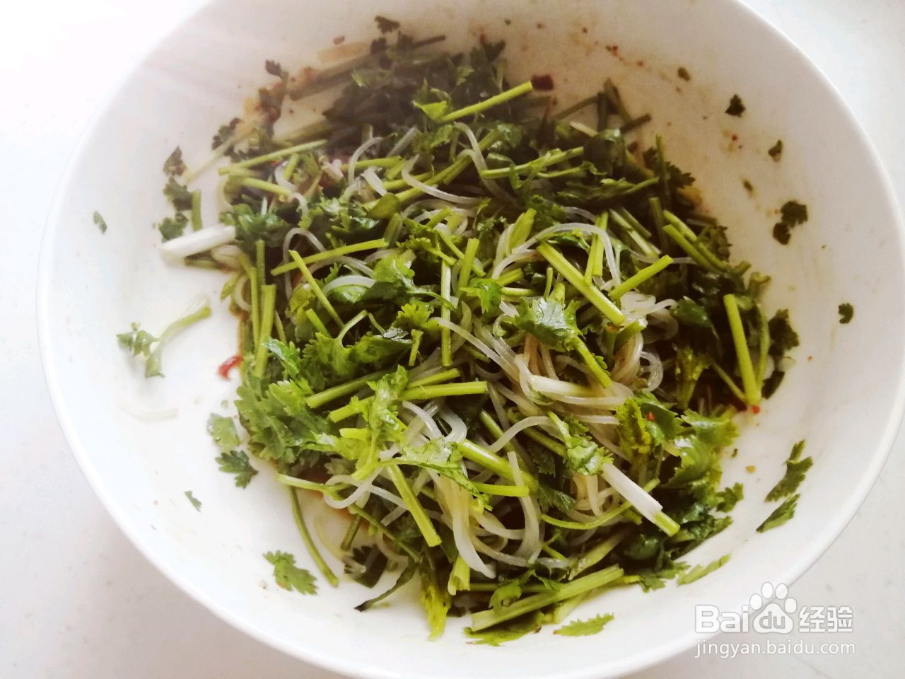 酱汁香菜拌粉丝的做法