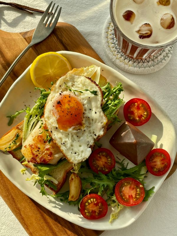 鳕鱼开放三明治