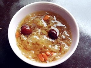 红枣雪梨银耳羹