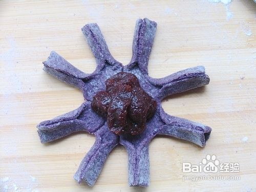 营养早餐之——黑米豆沙菊花包