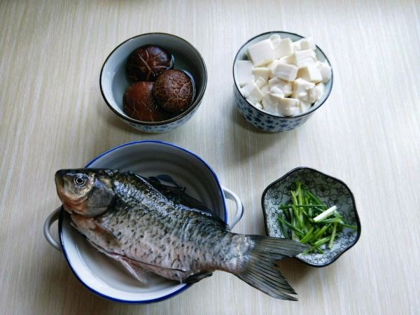 香菇豆腐鲫鱼汤