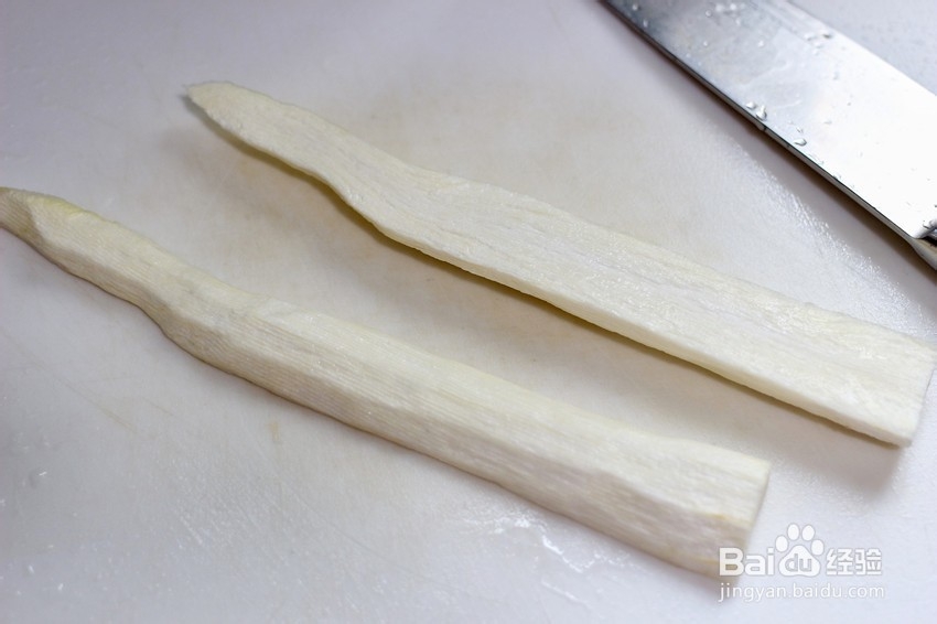 简单的快手小菜：胡萝卜茭白炒培根