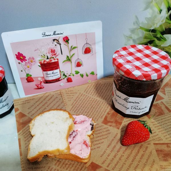 草莓酸奶冰淇淋