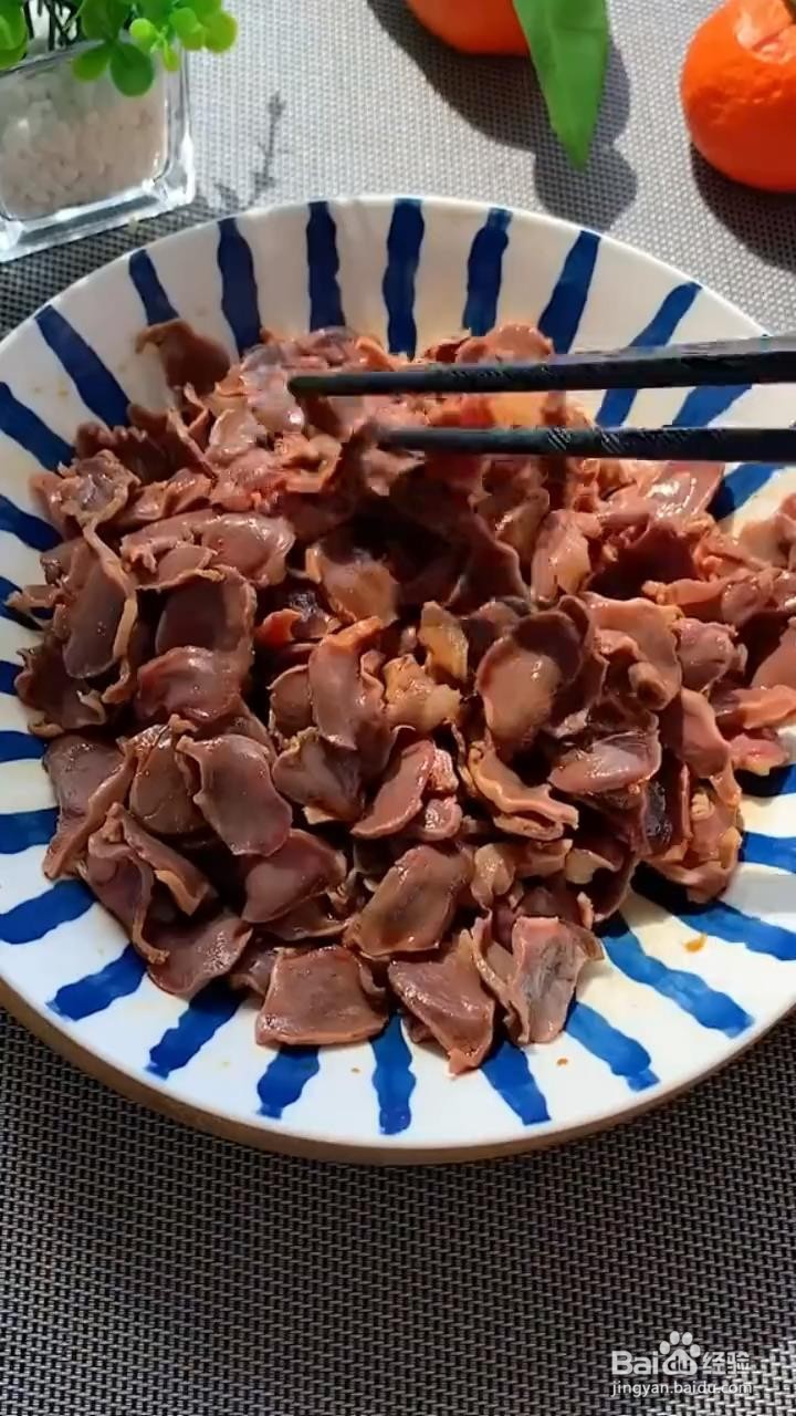 如何制作酸辣鸡杂