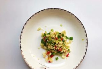 蒜蓉粉丝娃娃菜的做法