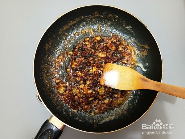 香辣金钱蛋的家庭制作方法