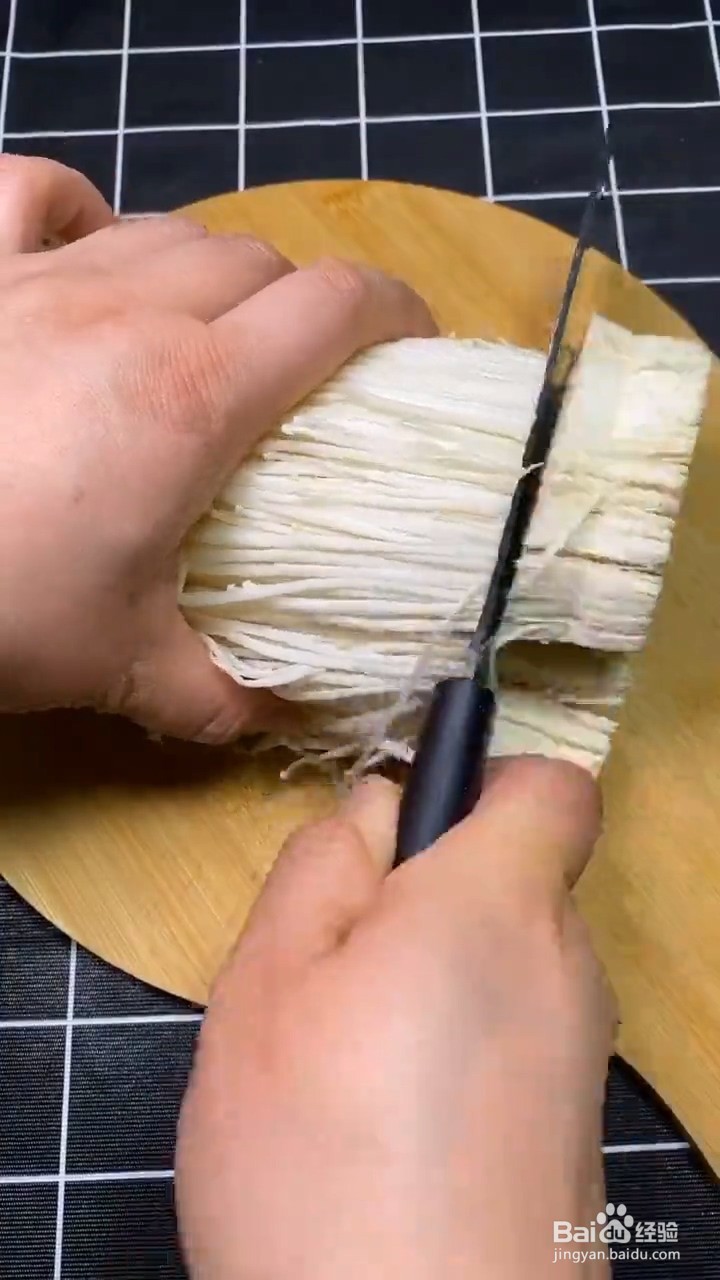 如何自制美味好吃的拌金针菇
