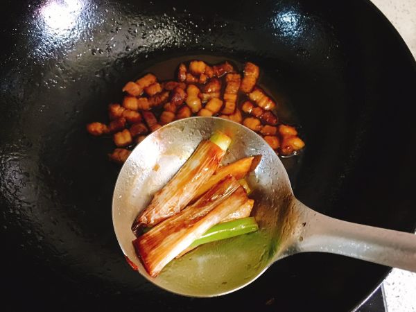 时蔬肉丁煲仔饭