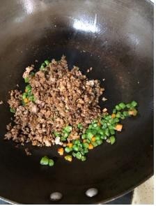 能吃满满一碗饭的肉末豆角