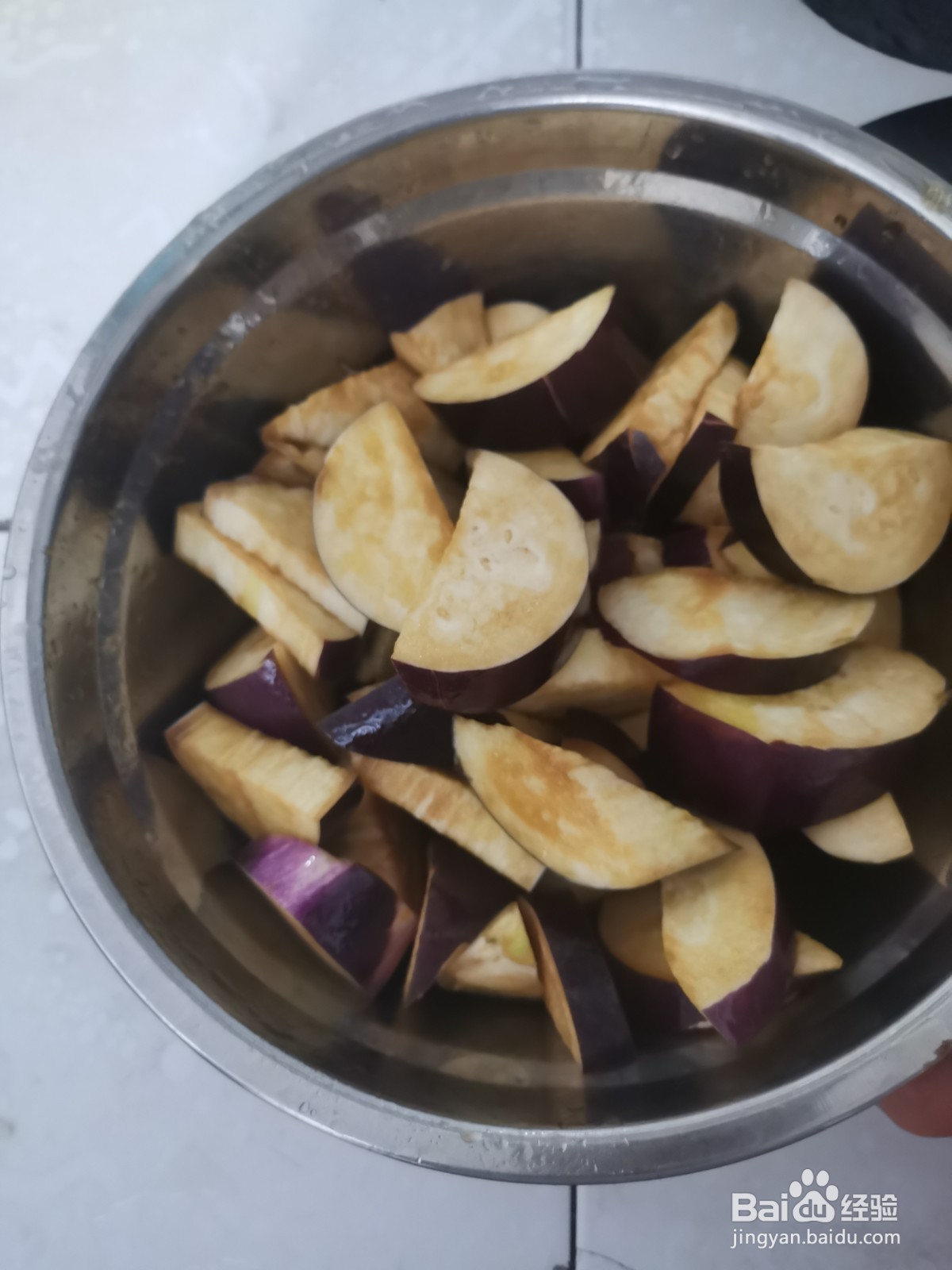 鸭翅膀如何焖茄子