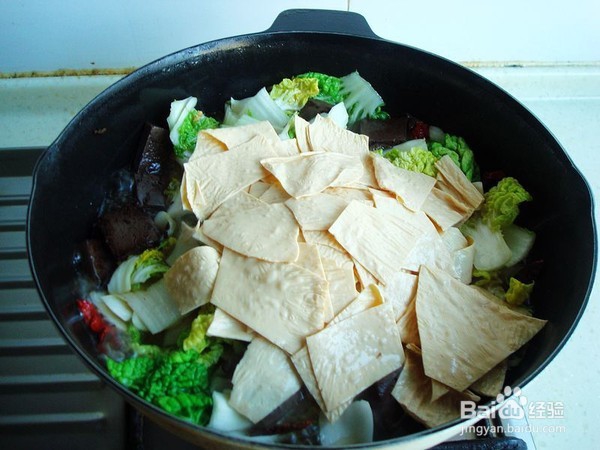 黄心菜炖血块