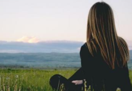 你的同学因为没有拿到奖学金而感到沮丧低落心情低落你应该怎么劝慰他