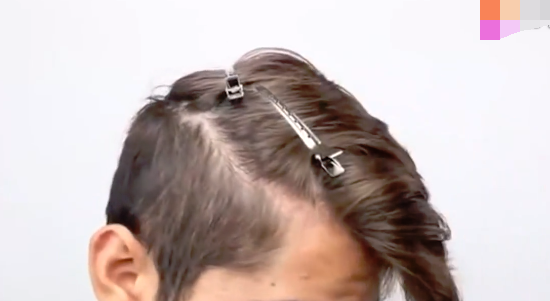 自己剪头发后面怎么剪