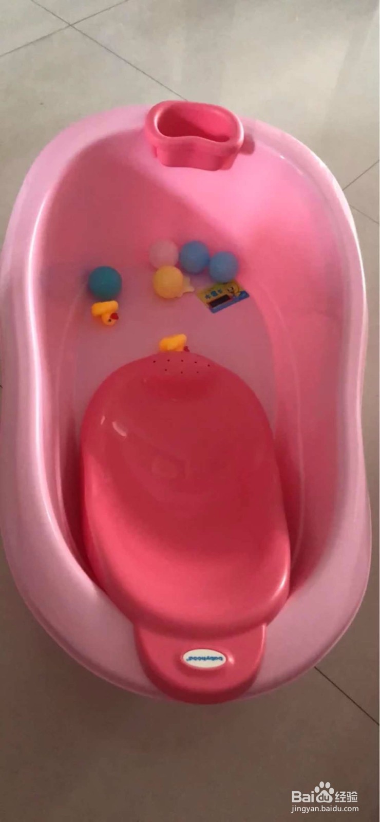 新手妈妈怎么帮婴儿洗澡