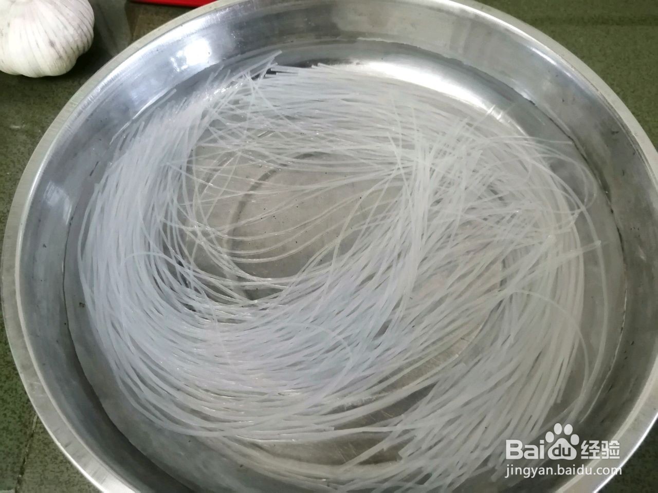 鸡蛋粉丝拌菠菜的做法