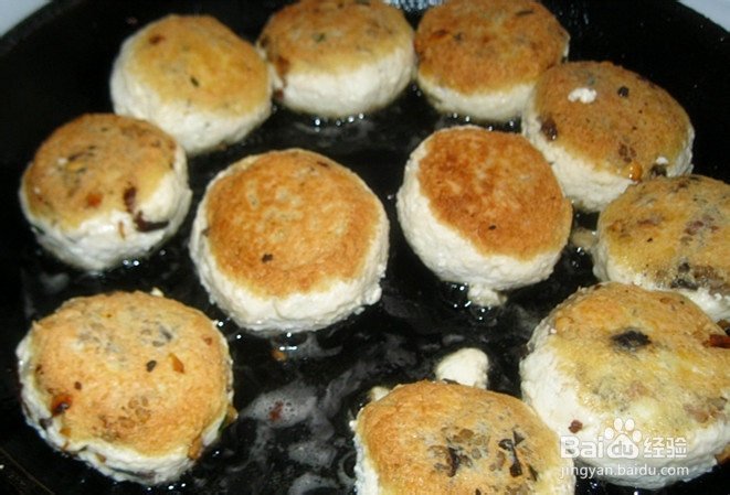 外酥里软的煎豆腐圆子