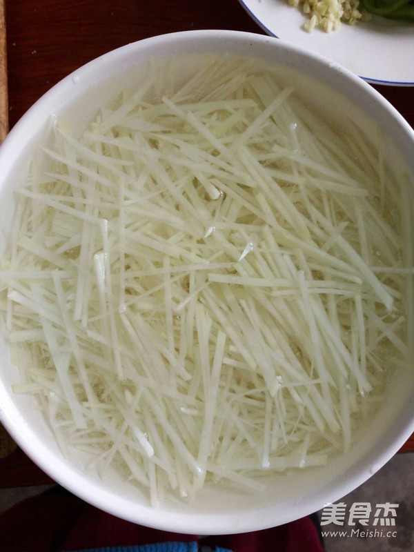 酸辣土豆丝的做法