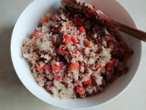 在家制作软糯可口的三鲜豆皮