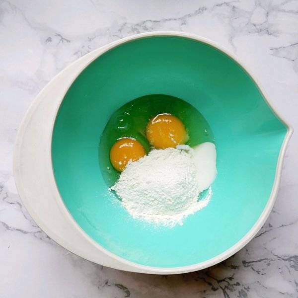 草莓酸奶鸡蛋饼