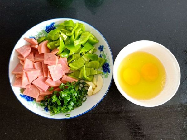 青椒火腿炒鸡蛋