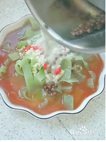 制作椒麻笋片
