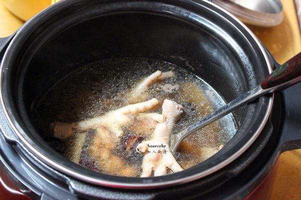 眉豆花生煲鸡爪