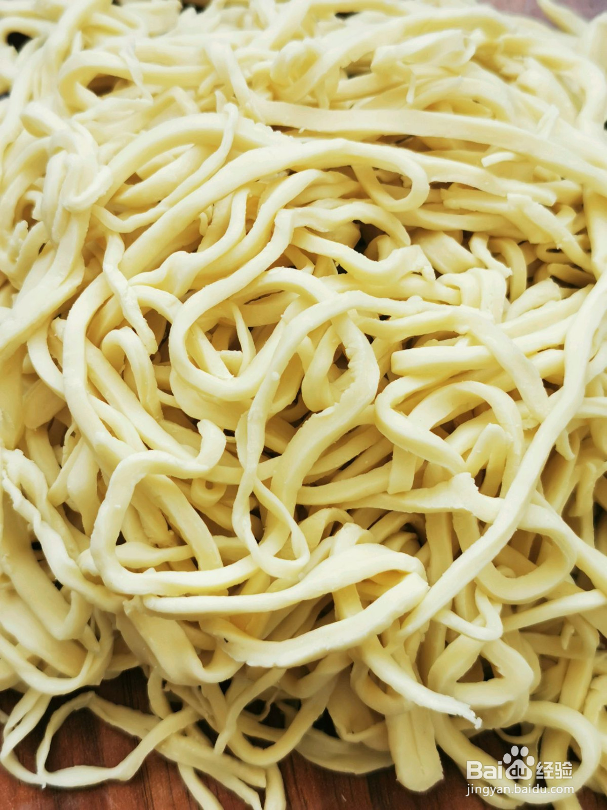 鲜虾鸡腿沙茶碱面的做法