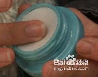 毛孔粗大，难看?看我化妆妙招