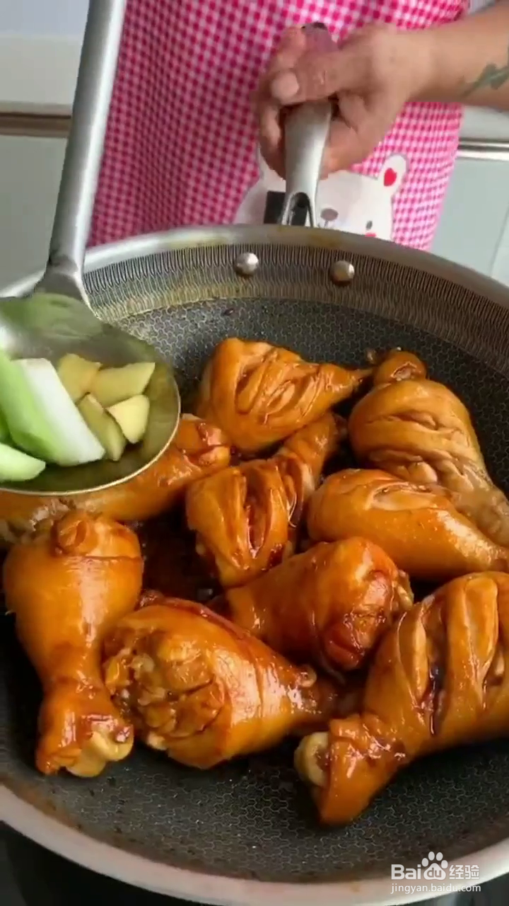 如何制作入味好吃的啤酒鸡腿？