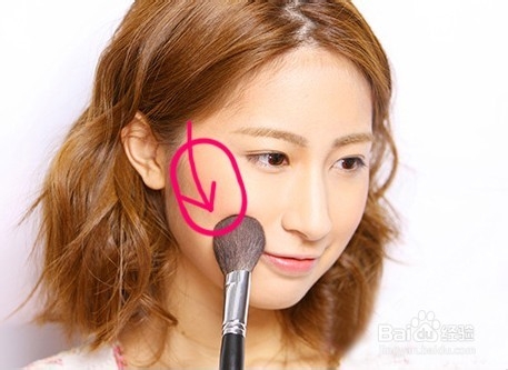 实用化妆技巧巧把不完美脸型变成瓜子脸
