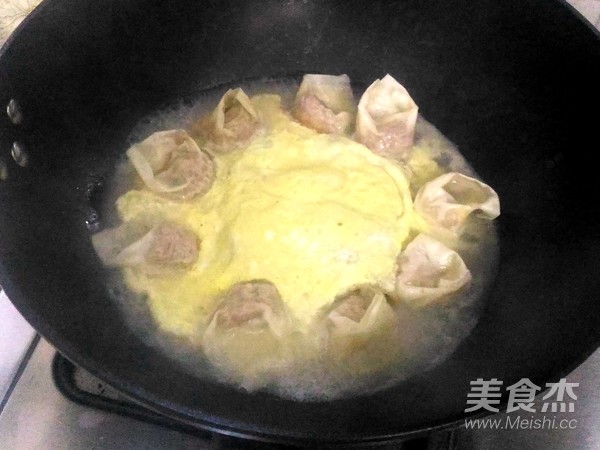 云吞抱蛋的做法