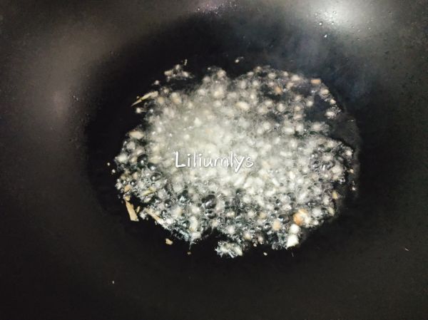 香辣平菇蔬菜炒面#10分钟早餐大挑战#