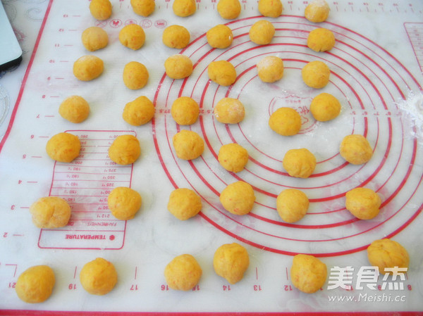 胡萝卜花朵甜甜圈