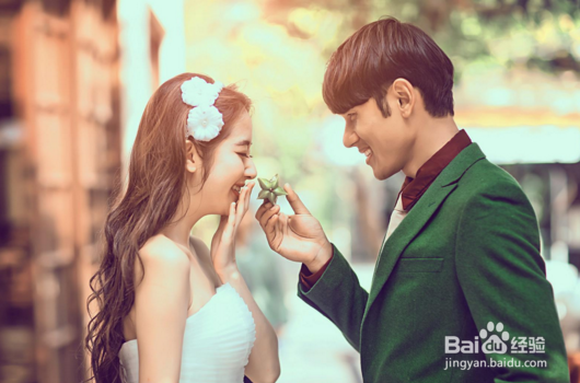 裸婚时代的男女都出轨、小三了，你还渴望裸婚？