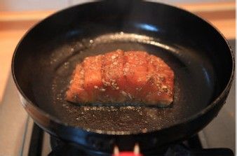 简单却惊艳的三文鱼做法*香煎三文鱼