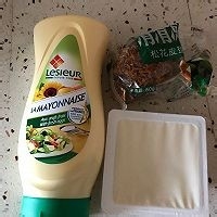 如何制作蛋黄酱皮蛋拌豆腐