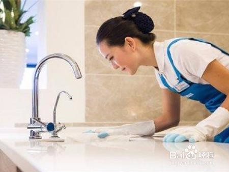 79岁老人被保姆虐待 找保姆要注意哪些问题