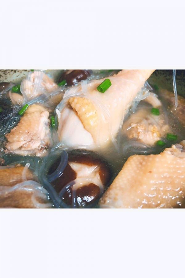 安排香菇粉丝鸡汤