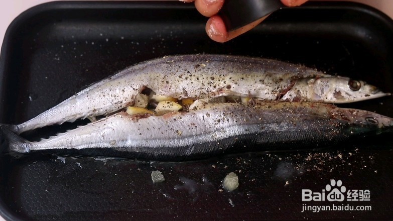 柠檬香煎秋刀鱼