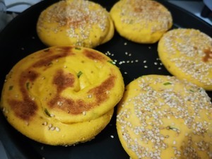 葱花发面烧饼的做法