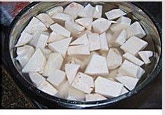 酸甜好吃的番茄红烩芋头鸡肉块