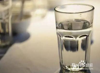早晨一种喝水方式可治疗21种疾病，全世界的医生都推荐！