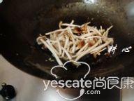 茶树菇炒鸭蛋的做法