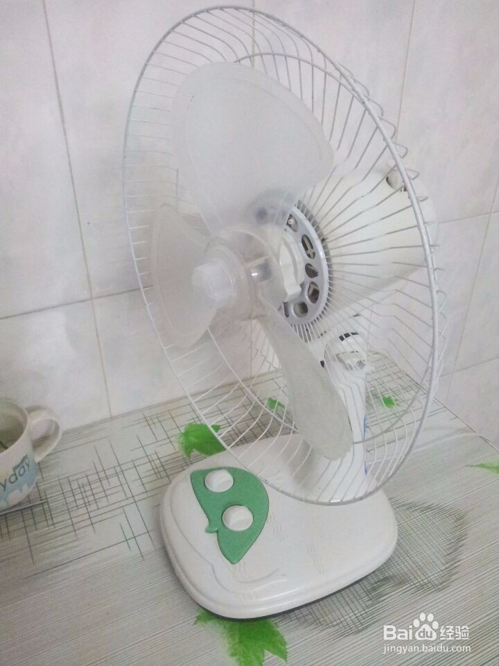 立体圆形小风扇的拆装方法