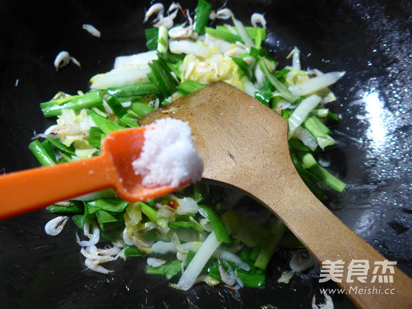 韭菜虾皮炒白菜